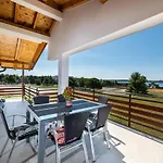 Petelin Novigrad Istria