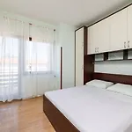 Petelin Daire Novigrad Istria